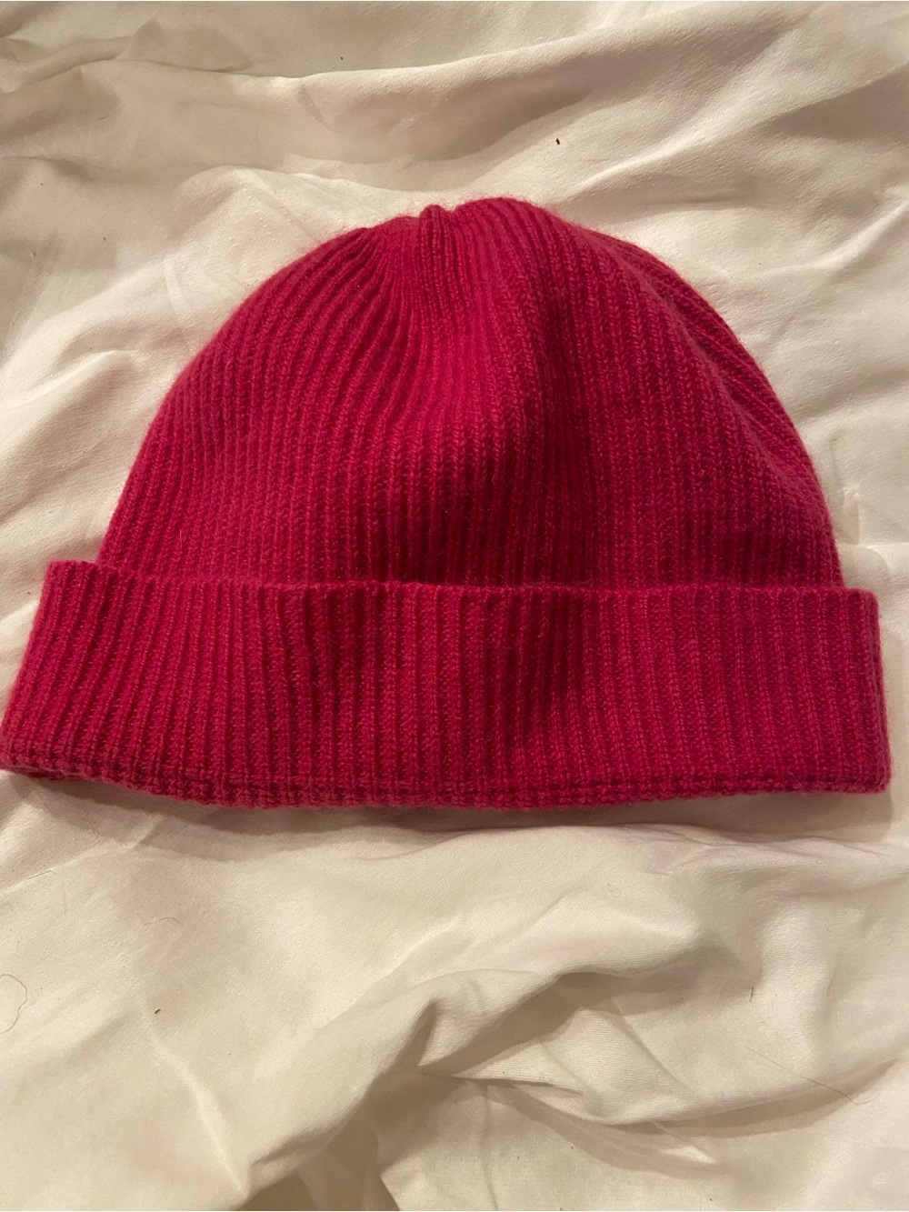 Cashmere Neiman Marcus Hot Pink Ribbed Knit Beanie made in Scotland